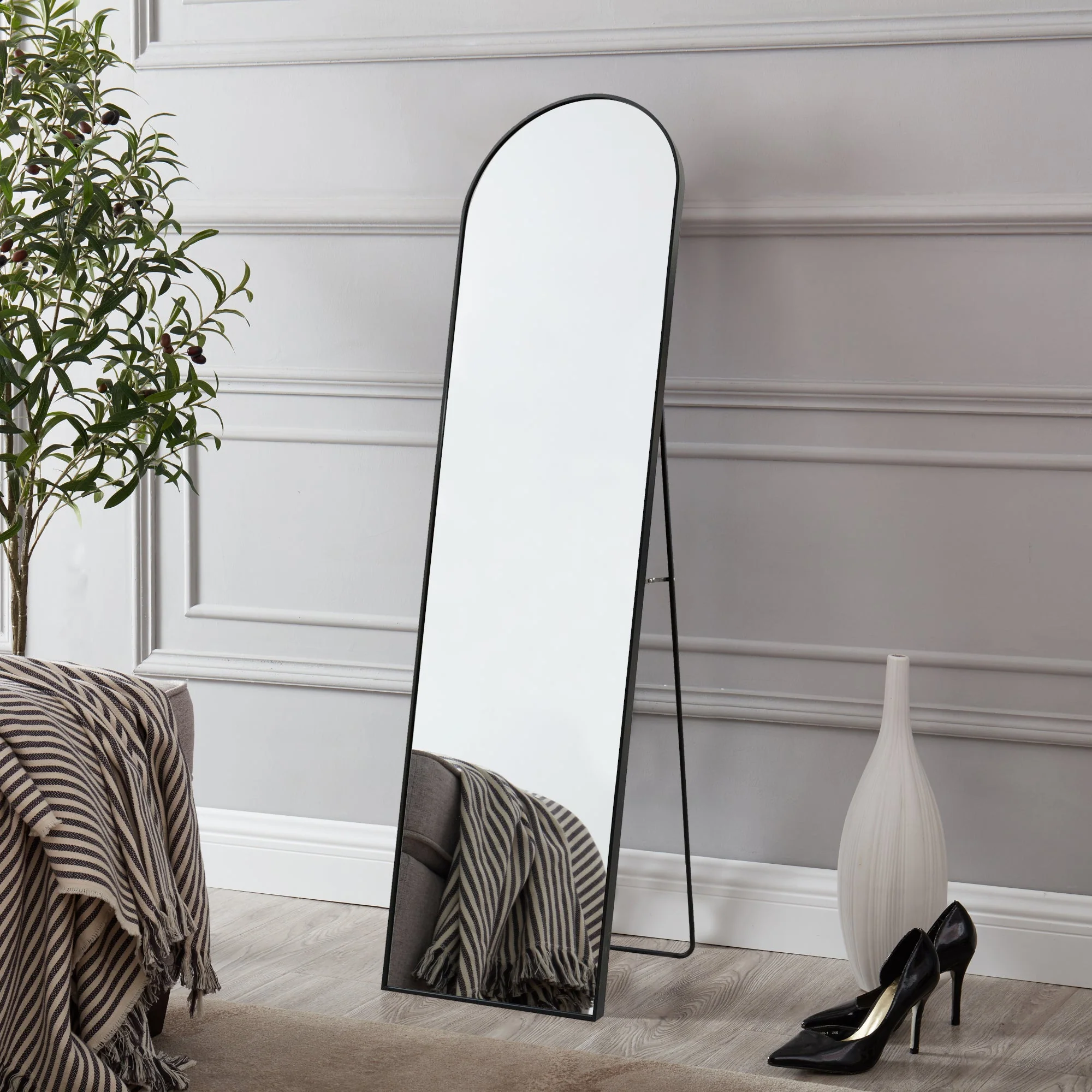 Standspiegel Bugnara 160x40cm neigbar Schwarz [en.casa] - Image 2