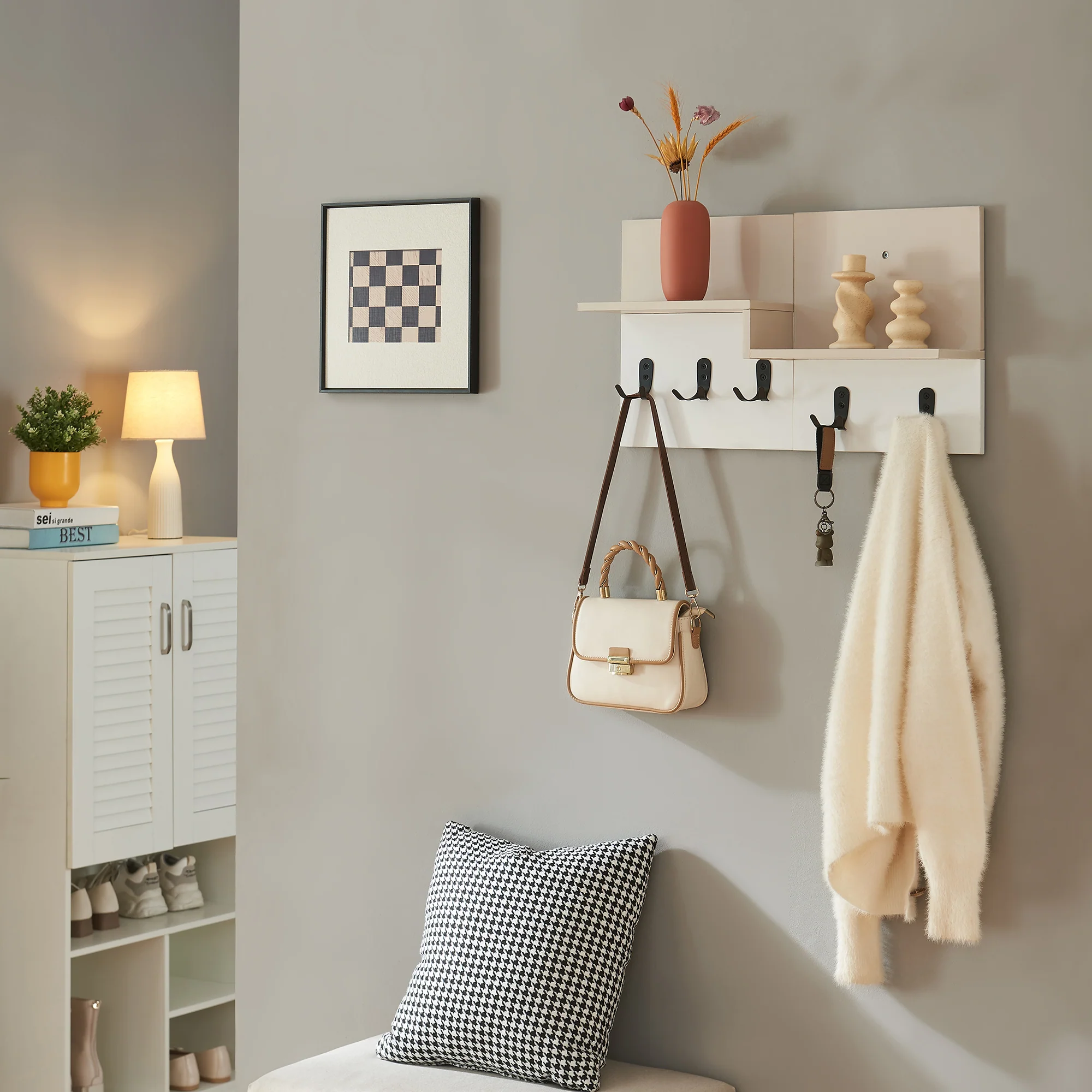 Wandgarderobe Botaruvn mit 2 Ablagen 34x59x13 cm Beige/Weiß [en.casa]